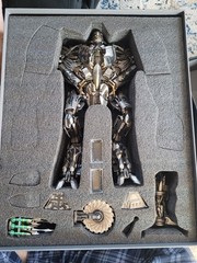 Threezero ThreeA 3A Transformers Starscream Sawblade Premium Bambaland Limited