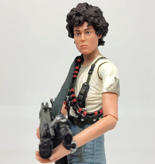 NECA Aliens LT. ELLEN RIPLEY Series 5 Authentic 7″ Action Figure LOOSE 2015