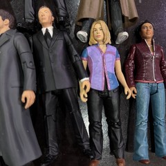 Lot of 8 Doctor Who Figures with random accessories