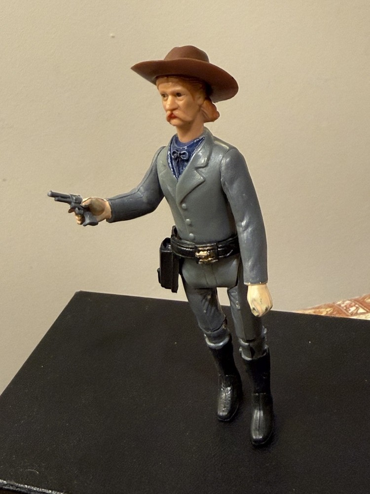 Vintage 1975 Excel Legends of the West Wild Bill Hickok Figure w/ Hat and Gun 4”