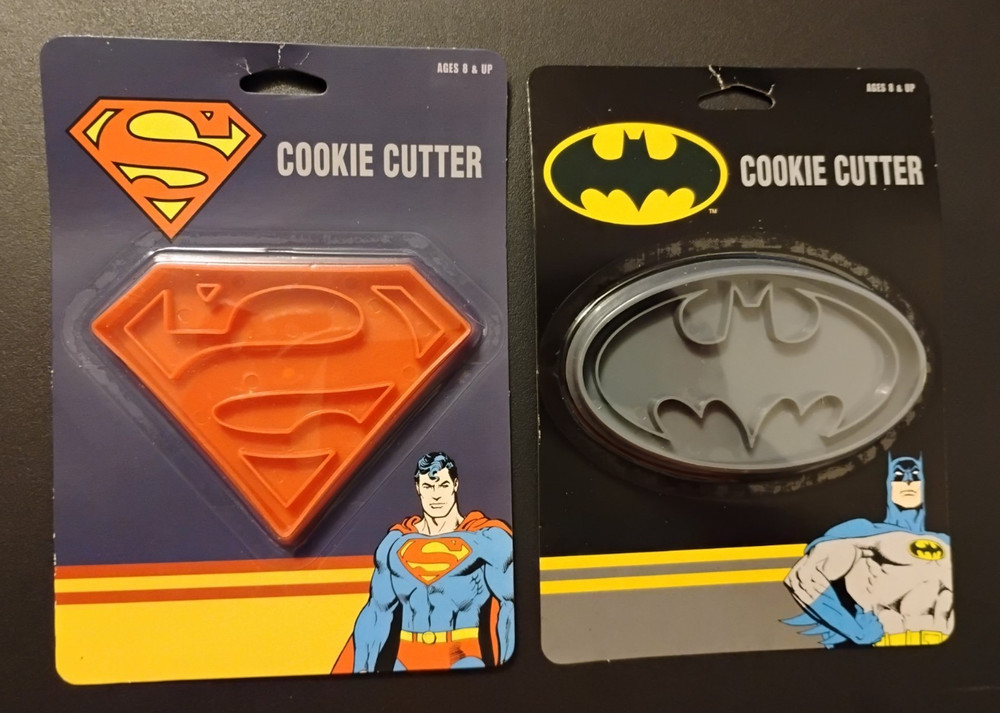 ICUP Superman and Batman DC Comics Plastic Cookie Cutters – New NIP