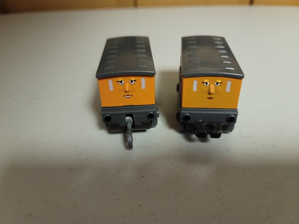 Thomas Train Metal Annie & Clarabel Trains Fit on Wooden Tracks (Hooks) 2020