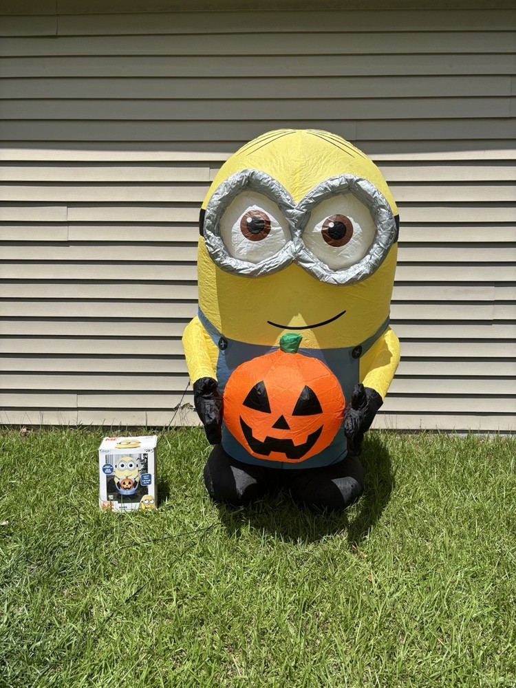 Dave Minion Despicable Me Blow up 4.5 ft Tall