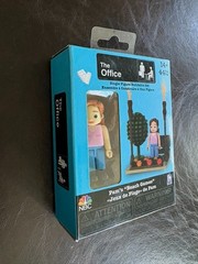 The Office Single Figure Buildable Sets Jim’s Wedding & Pam’s Beach Games – PM