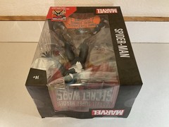 McFarlane Toys Spider-Man Secret Wars Issue #8 — Marvel 1:6 Scale Statue