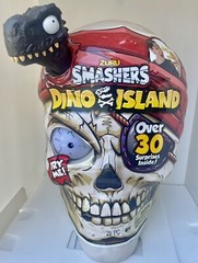 T-Rex Zuru Smashers Dino Island Giant Pirate Skull 30 Surprises Dinosaurs Slime