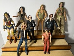Lot/8-Movie/TV ACTION FIGURES-SCULLY/Wonder Woman/BUFFY-RIPLEY/Cassandra/Daena