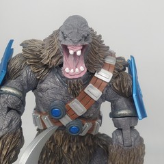 HALO 2 Covenant BRUTE Figure Loose Joyride Studios w Weapon Loose Elbow Joints