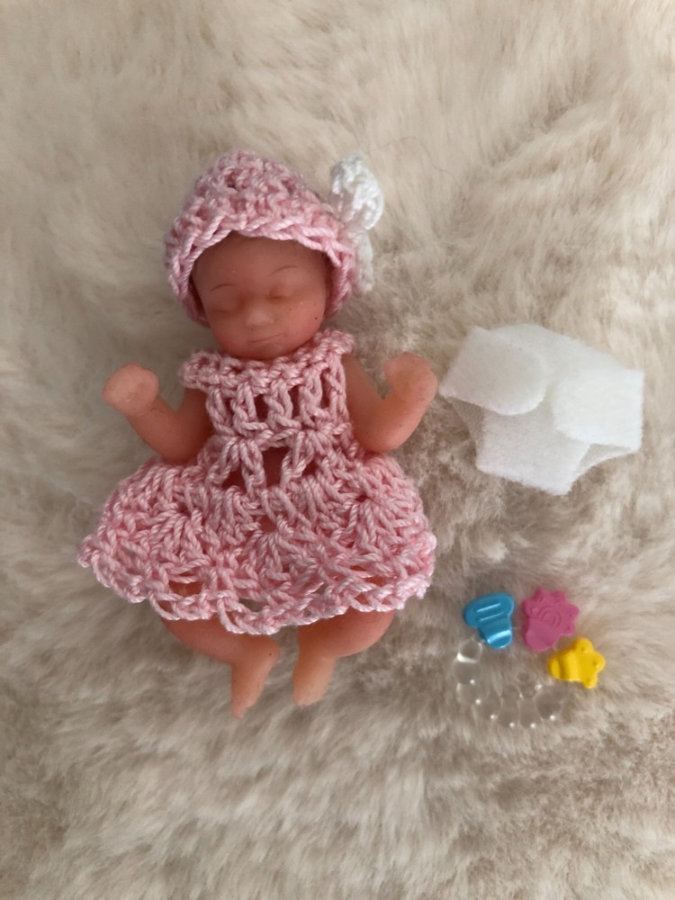 Mini Brands My Mini Baby Series 1 – Baby in Pink Crochet Dress with Bonnet