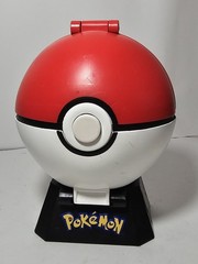 Pokemon Pokeball Gym Battle Arena Micro Playset Red Vintage 2009 Ash Brock Toy