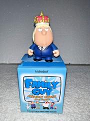 KIDROBOT FAMILY GUY FREAKIN SWEET MINI SERIS VINYL FIGURES SET OF 8 **NEW**