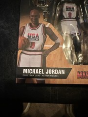 Medicom Toy MAFEX No. 132 – Michael Jordan (1992 Team USA) Collectible Figure