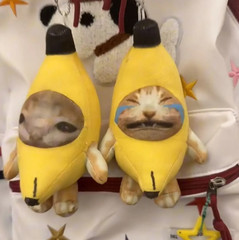 1pc Squeaky Plush Banana Cat Toy Keychain – Funny Sounding Pendant Doll – NEW