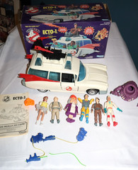 VTG 1984 Real Ghostbusters ORIGINAL Ecto-1 Vehicle 80s w box 100% Complete 7 fig
