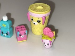 LOT/10 Shopkins Petkins Happy Places Bathing Bunny Decorator’s Pack (incomplete)