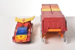 Rodimus Prime (Commander class — Kingdom, 2021) Complete