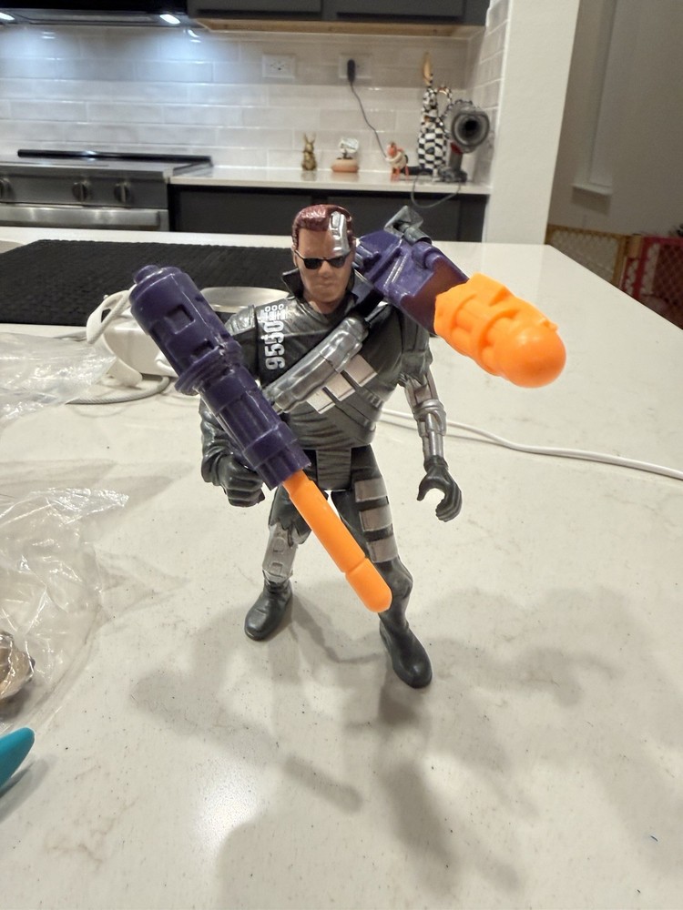 1992 Kenner Terminator 2 Future War Battle Ready Terminator