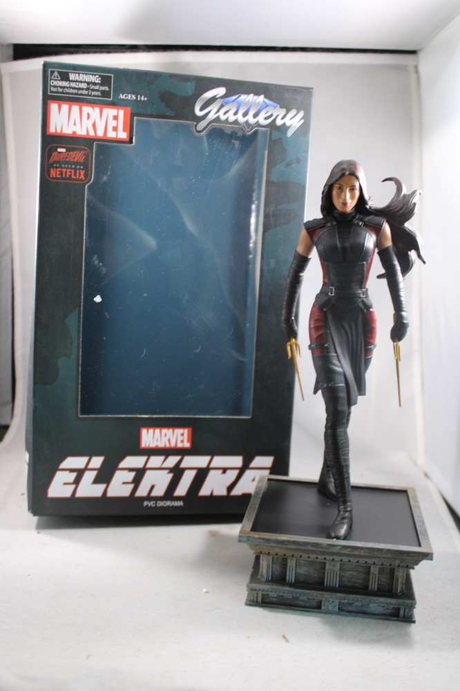 Marvel Gallery Elektra Netflix PVC Figure Diamond Select Toys 11in