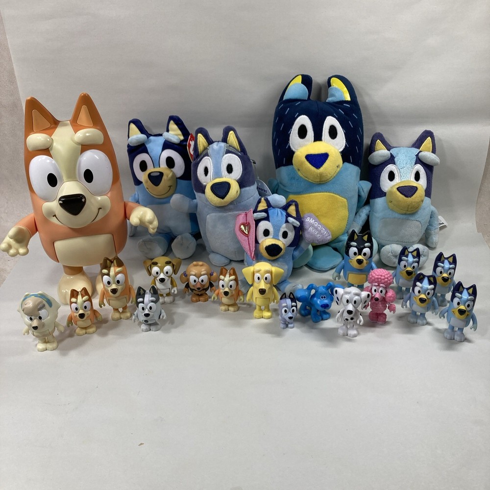Bluey and Friends Family Figures And Plush Lot of 23 Items. Clean. Smoke Free.
