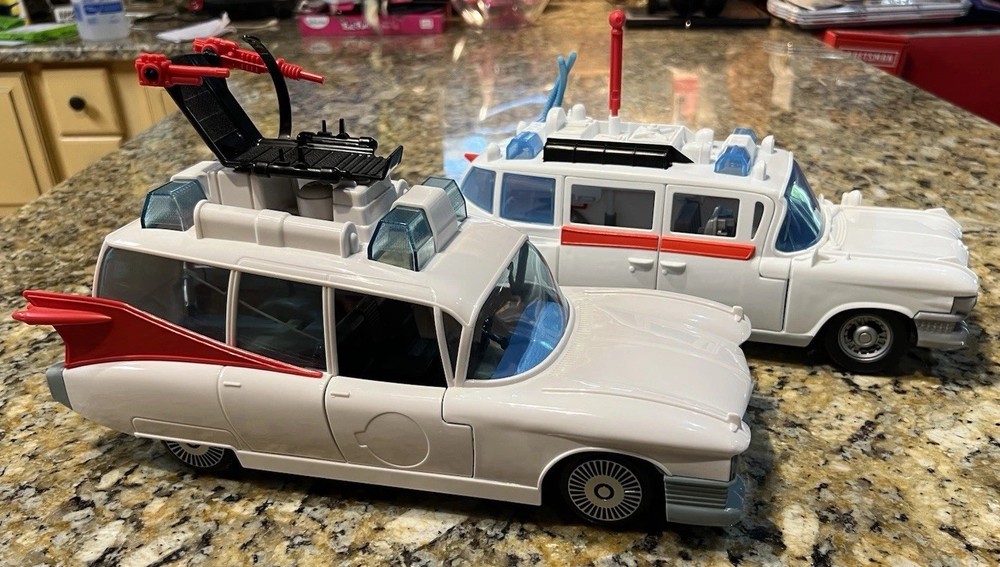 Lot 2 Ghostbusters ECTO-1 Vehicle Real Kenner Classics F1180 & E9563 Afterlife