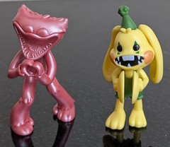 Poppy Playtime collectable mini figure Bunzo Bunny & Metallic Huggy Wuggy