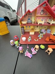 Bluey Family Home Playset with Furniture, Figures, and Accessories Bundle