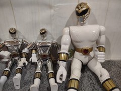 Mighty Morphin Power Rangers Red White Metallic Silver 4 Total Figures Bandai
