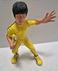 Round 5 Bruce Lee Action Figure with Nunchuks Game of Death Yellow Suit