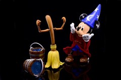 HEROCROSS Hybrid Metal Figuration #009 Disney Fantasia Sorcerer Mickey Mouse
