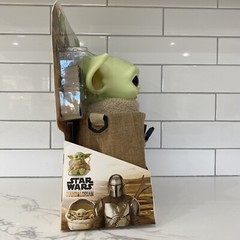 STAR WARS MANDALORIAN THE CHILD BABY YODA 11″ TALKING PLUSH IN SATCHEL, Grogu.