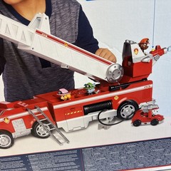 New Paw Patrol Ultimate Rescue Fire Truck w 6 Pups And More! Hard To Find!