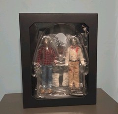 MEZCO TOYZ ONE:12 DAWN OF THE DEAD PLAID SHIRT & FLYBOY ZOMBIE 6″ FIGURES