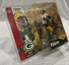 2002 McFarlane NFL Brett Favre Packers White Jersey Green Sleeves Variant