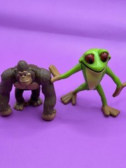 Rainforest Cafe Gorilla, Frog action figures 2000 advertising safari toy RFC