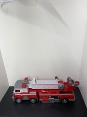 Paw Patrol Ultimate Rescue Fire Truck Extendable Ladder Lights Sound