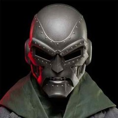 IN STOCK! Fantastic Four Marvel Legends Doctor Doom Premium Roleplay Helmet Prop
