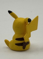 TOMY Nintendo Pokémon Sitting Pikachu Pokemon Figure