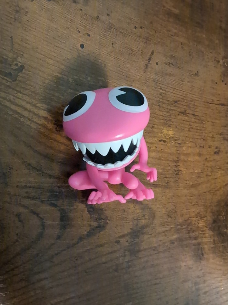 Rainbow Friends 2.5″ Phatmojo Pink Toy Figure
