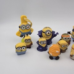 17 Despicable Me Minions Mixed Lot Set Mini Figures Plastic Rubber Yellow Blue