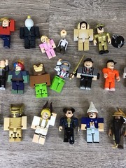 Roblox‎ Mixed Figures & Accessories Lot Of 25 Figures Used As Shown