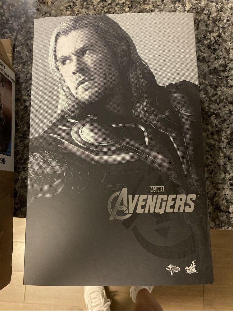 Hot Toys Marvel The Avengers Thor Figure MMS175 Never Displayed