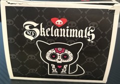 Skelanimals KIT The Cat Kitten Day Of The Dead Series 1 Hasbro Vinyl Figure NEW