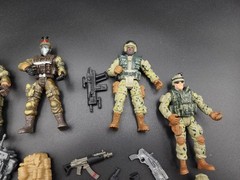 Chap Mei Army Men Lot Of 8 Plus Guns Backpacks