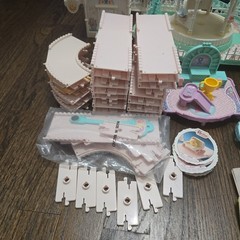 VINTAGE 1988 PRECIOUS PLACES MANSION HOUSES FIGURES LOT FISHER PRICE *Not Tested
