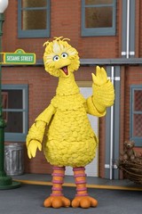 NECA Sesame Street Presents 11″ Big Bird Ultimate Action FIgure Feature Letter B