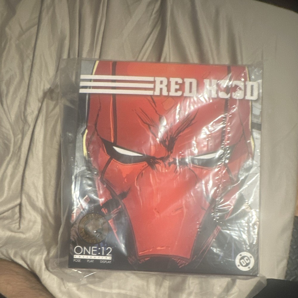 Mezco Toyz One:12 Collective Red Hood DC 1:12 Scale Action Figure