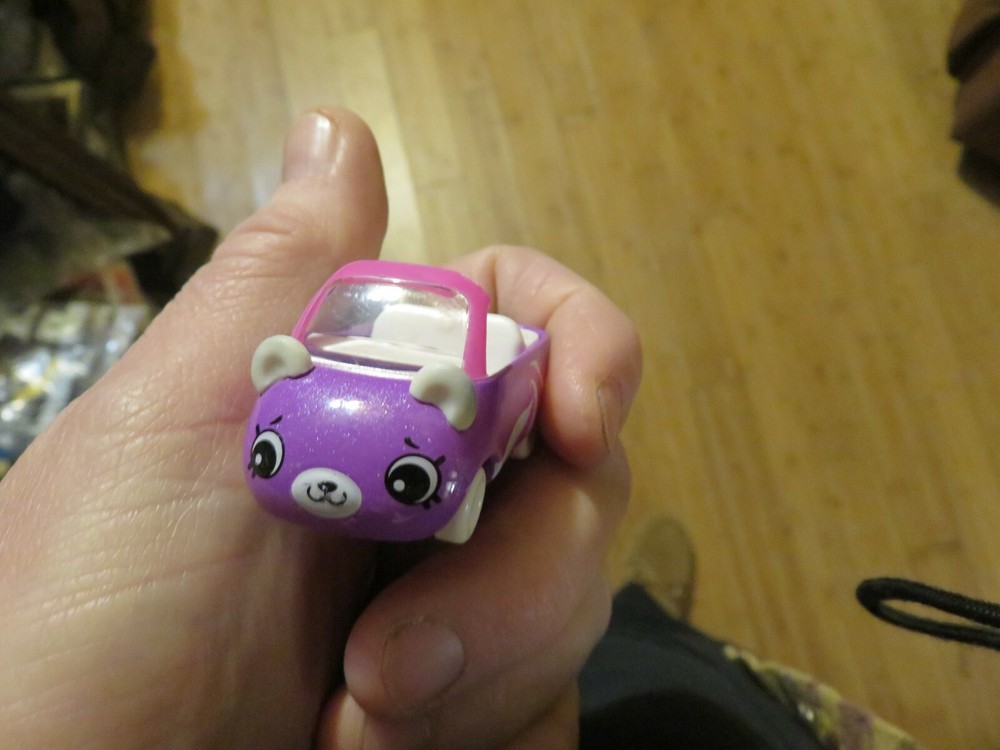 SHOPKINS CUTIE CARS DIE CAST CAR Purple Kitty Diecast Moose