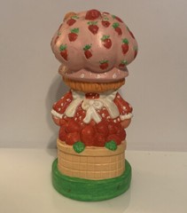 Vintage 1980 Strawberry Shortcake 5” Hard Plastic Figure American Greetings