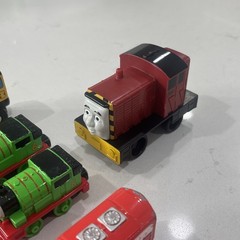 Misc Mixed Lot 19 Wooden/Die Cast/Plastic Train Cars. Thomas The Train/Unknown