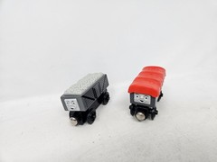 Thomas & Friends Wooden Railway Giggling Troublesome Truck Train Tank EUC